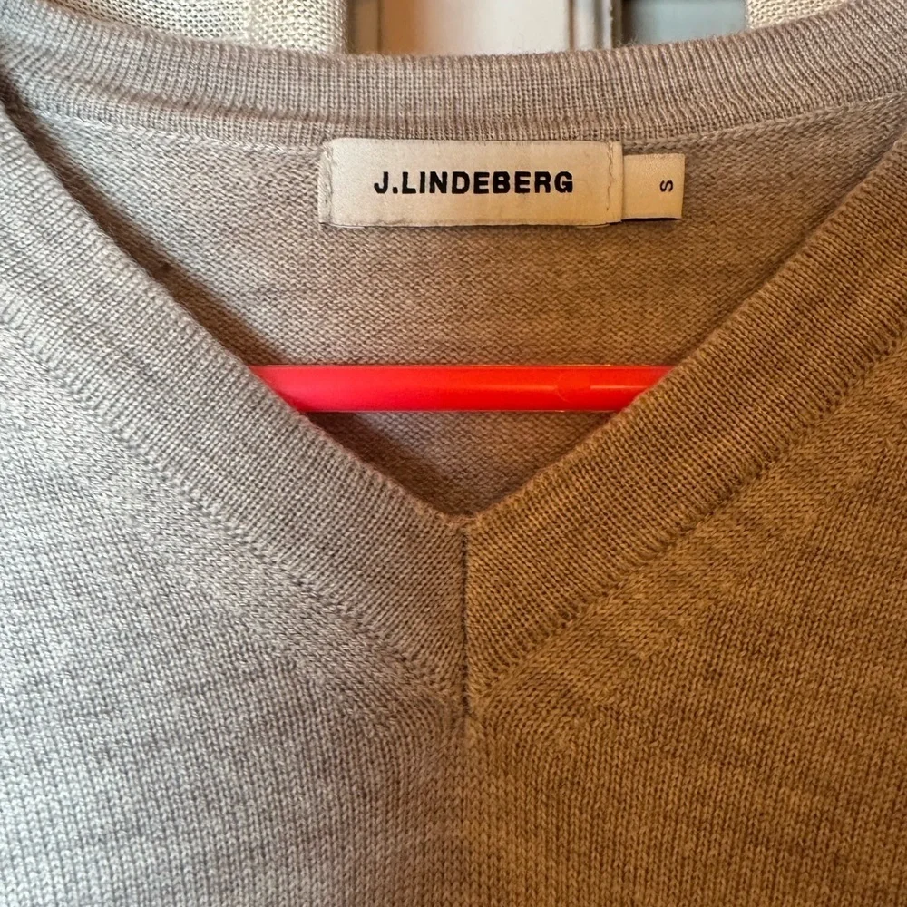J.Lindeberg Light Gray 100% Merino Wool V-Neck Sweater